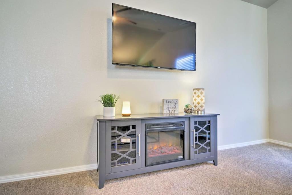 Family Friendly Playroom Garage Caldwell Exterior foto